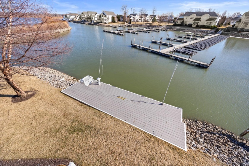 5268 Redbud Drive, Port Clinton, 43452, 3 Bedrooms Bedrooms, ,4 BathroomsBathrooms,Residential,For Sale,Redbud,20260634