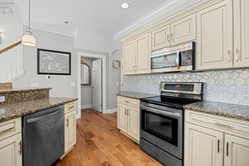 5268 Redbud Drive, Port Clinton, 43452, 3 Bedrooms Bedrooms, ,4 BathroomsBathrooms,Residential,For Sale,Redbud,20260634