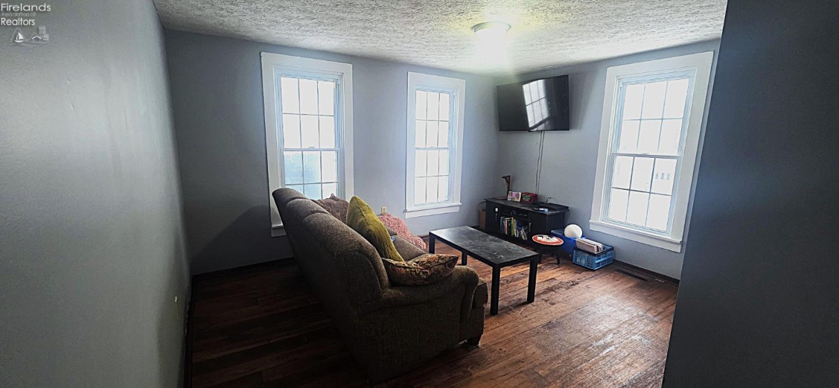 221 Broad Street, Bellevue, 44811, 4 Bedrooms Bedrooms, ,2 BathroomsBathrooms,Residential,For Sale,Broad,20260656