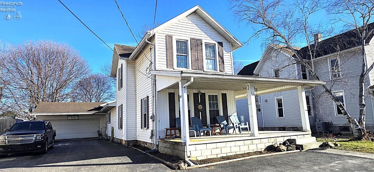 221 Broad Street, Bellevue, 44811, 4 Bedrooms Bedrooms, ,2 BathroomsBathrooms,Residential,For Sale,Broad,20260656