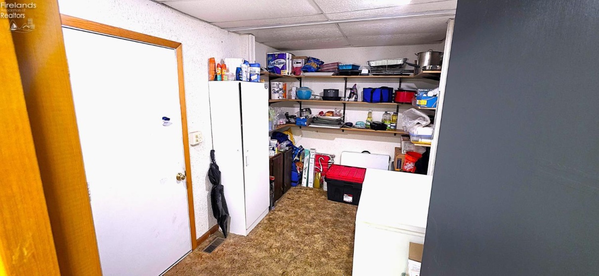 221 Broad Street, Bellevue, 44811, 4 Bedrooms Bedrooms, ,2 BathroomsBathrooms,Residential,For Sale,Broad,20260656