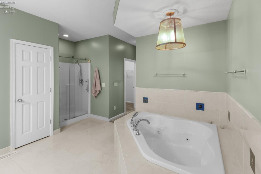 4319 Shore Drive, Lorain, 44053, 4 Bedrooms Bedrooms, ,4 BathroomsBathrooms,Residential,For Sale,Shore,20260703