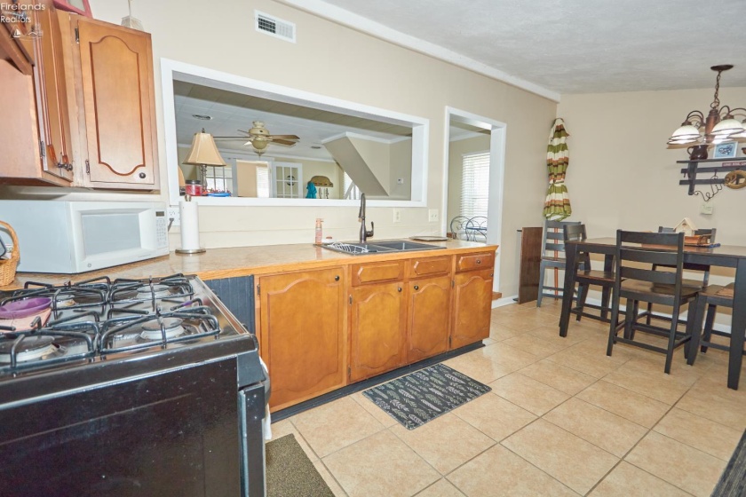 33 Northview Place, Huron, 44839, 4 Bedrooms Bedrooms, ,2 BathroomsBathrooms,Residential,For Sale,Northview,20260722