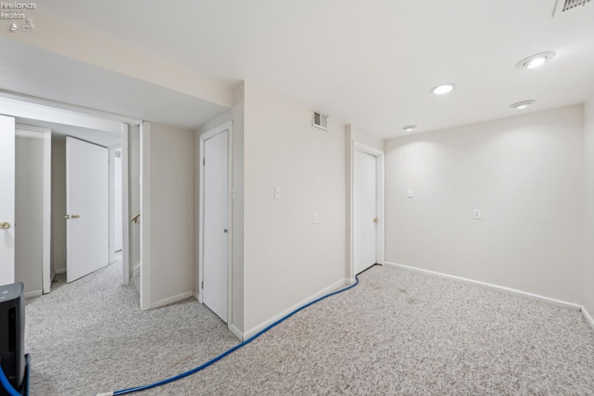 1720 Tiffin Road, Fremont, 43420, 4 Bedrooms Bedrooms, ,2 BathroomsBathrooms,Residential,For Sale,Tiffin,20260702