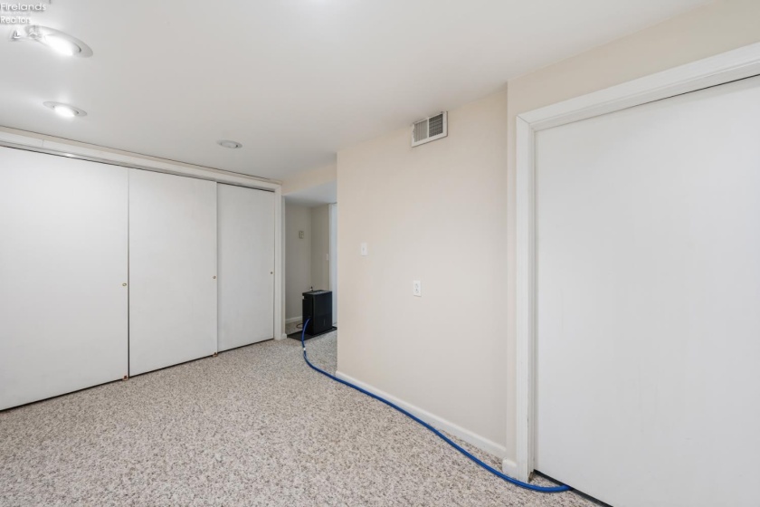 1720 Tiffin Road, Fremont, 43420, 4 Bedrooms Bedrooms, ,2 BathroomsBathrooms,Residential,For Sale,Tiffin,20260702