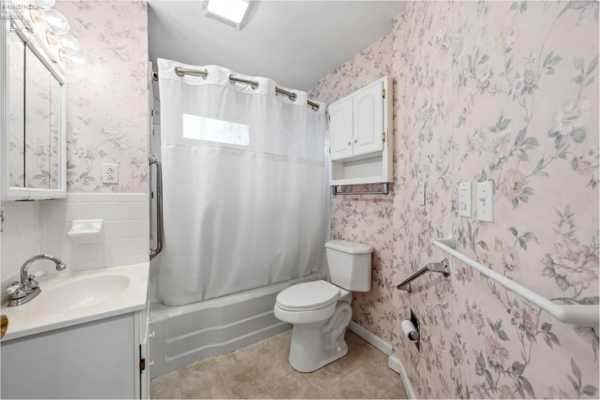 1720 Tiffin Road, Fremont, 43420, 4 Bedrooms Bedrooms, ,2 BathroomsBathrooms,Residential,For Sale,Tiffin,20260702