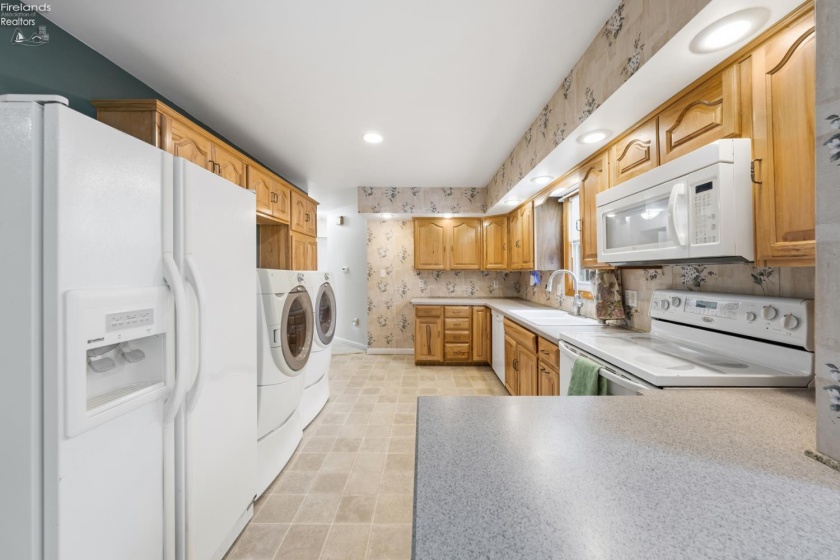 1720 Tiffin Road, Fremont, 43420, 4 Bedrooms Bedrooms, ,2 BathroomsBathrooms,Residential,For Sale,Tiffin,20260702