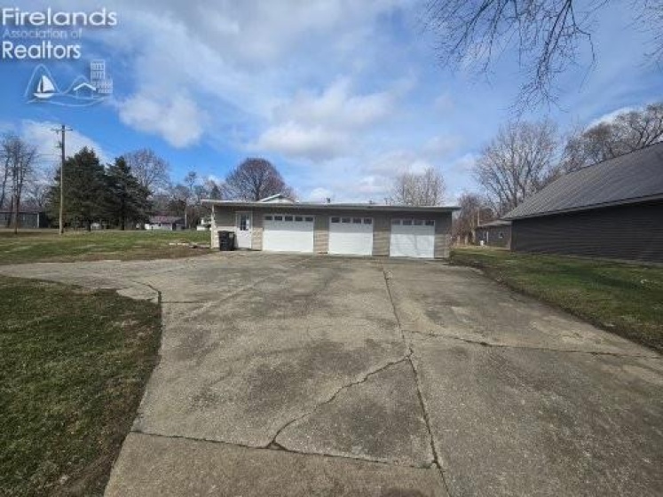 1305 State Route 113 E, Milan, 44846, 2 Bedrooms Bedrooms, ,1 BathroomBathrooms,Residential,For Sale,State Route 113 E,20260695