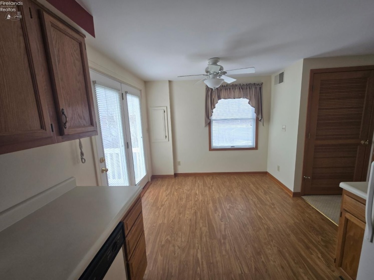 204 Lakefront Drive, Port Clinton, 43452, 2 Bedrooms Bedrooms, ,2 BathroomsBathrooms,Residential,For Sale,Lakefront,20260711