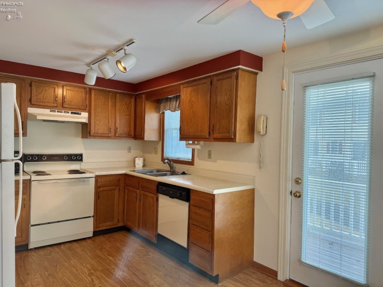 204 Lakefront Drive, Port Clinton, 43452, 2 Bedrooms Bedrooms, ,2 BathroomsBathrooms,Residential,For Sale,Lakefront,20260711