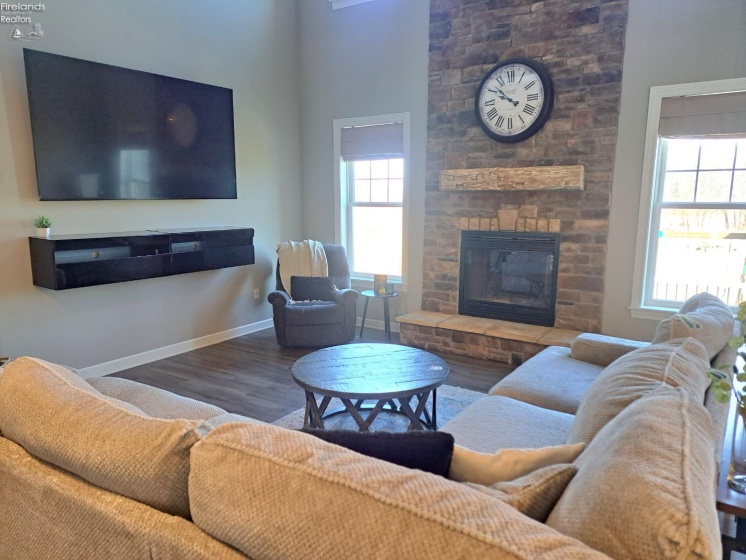 2112 Pinehurst Trail, Fremont, 43420, 4 Bedrooms Bedrooms, ,3 BathroomsBathrooms,Residential,For Sale,Pinehurst,20260537