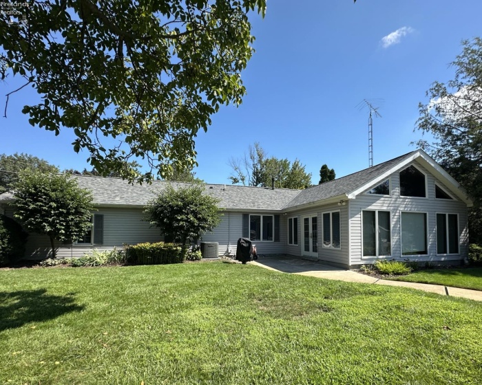 5784 Carl Street, Marblehead, 43440, 3 Bedrooms Bedrooms, ,2 BathroomsBathrooms,Residential,For Sale,Carl,20260625