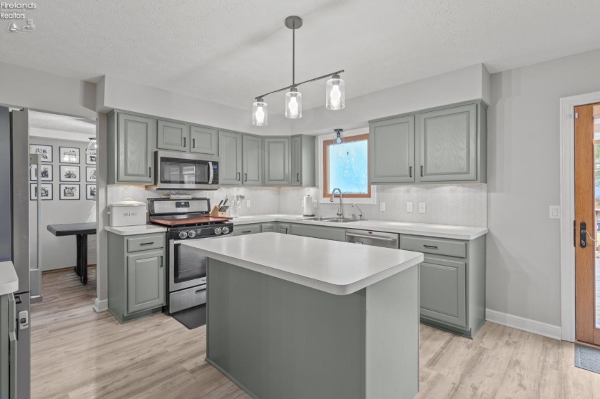 107 Keswick Court, Amherst, 44001, 4 Bedrooms Bedrooms, ,3 BathroomsBathrooms,Residential,For Sale,Keswick,20260734