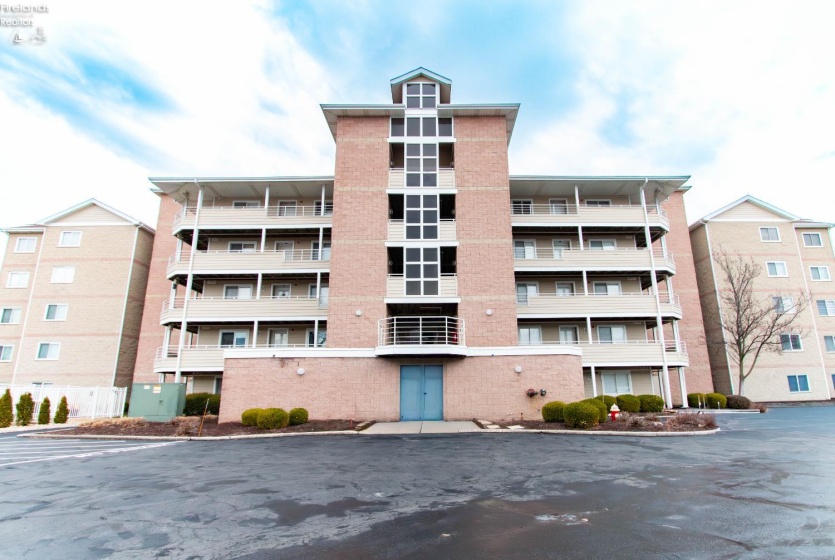 30 Marina Point Dr., Sandusky, 44870, 1 Bedroom Bedrooms, ,1 BathroomBathrooms,Residential,For Sale,Marina Point Dr.,20260731