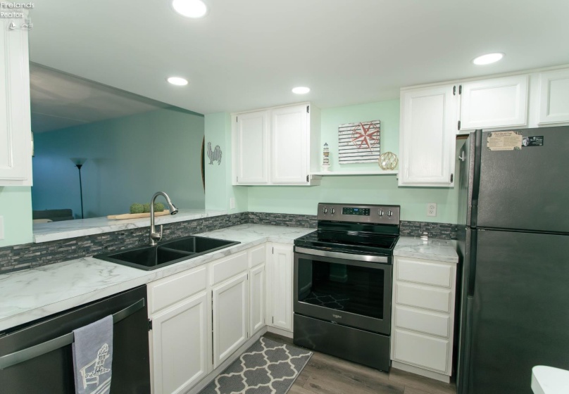 30 Marina Point Dr., Sandusky, 44870, 1 Bedroom Bedrooms, ,1 BathroomBathrooms,Residential,For Sale,Marina Point Dr.,20260731