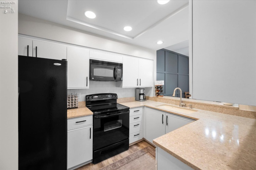 4370 Marin Woods, Port Clinton, 43452, 2 Bedrooms Bedrooms, ,3 BathroomsBathrooms,Residential,For Sale,Marin Woods,20260733