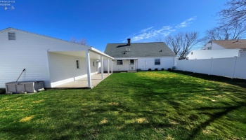 614 Clinton Street, Port Clinton, 43452, 3 Bedrooms Bedrooms, ,1 BathroomBathrooms,Residential,For Sale,Clinton,20260742