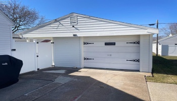 614 Clinton Street, Port Clinton, 43452, 3 Bedrooms Bedrooms, ,1 BathroomBathrooms,Residential,For Sale,Clinton,20260742