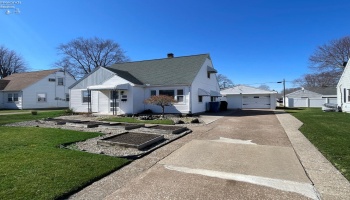 614 Clinton Street, Port Clinton, 43452, 3 Bedrooms Bedrooms, ,1 BathroomBathrooms,Residential,For Sale,Clinton,20260742