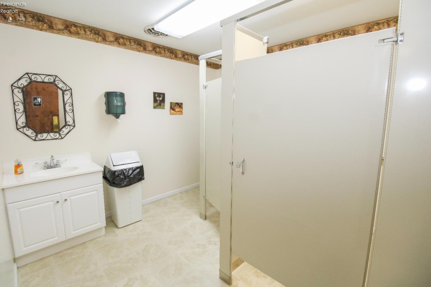 400 Southwest Street, Bellevue, 44811, 7 Bedrooms Bedrooms, ,4 BathroomsBathrooms,Residential,For Sale,Southwest,20260418