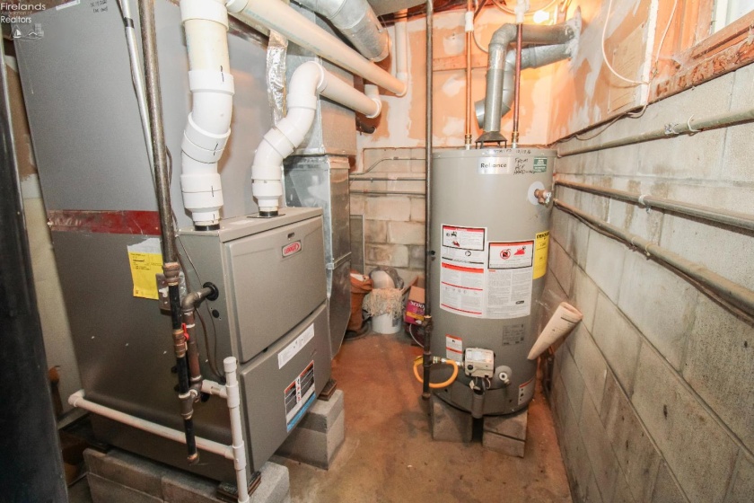 400 Southwest Street, Bellevue, 44811, 7 Bedrooms Bedrooms, ,4 BathroomsBathrooms,Residential,For Sale,Southwest,20260418