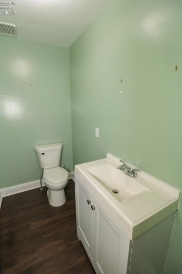 400 Southwest Street, Bellevue, 44811, 7 Bedrooms Bedrooms, ,4 BathroomsBathrooms,Residential,For Sale,Southwest,20260418