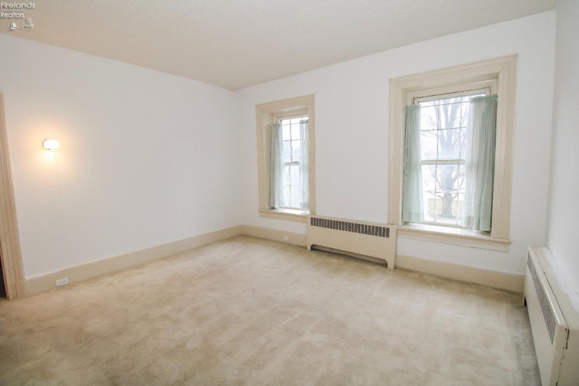 400 Southwest Street, Bellevue, 44811, 7 Bedrooms Bedrooms, ,4 BathroomsBathrooms,Residential,For Sale,Southwest,20260418