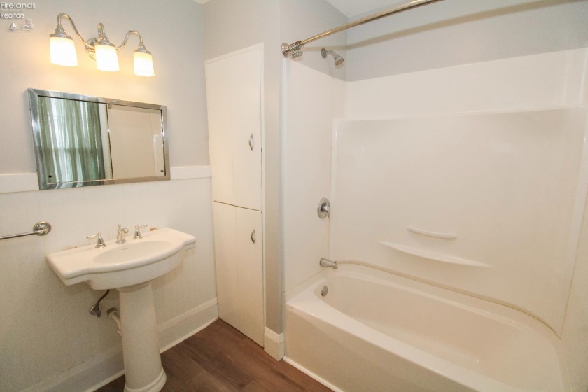 400 Southwest Street, Bellevue, 44811, 7 Bedrooms Bedrooms, ,4 BathroomsBathrooms,Residential,For Sale,Southwest,20260418