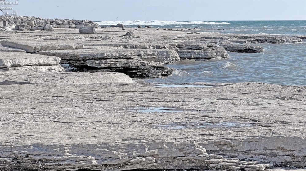 104 East Point, Kelleys Island, 43438, 4 Bedrooms Bedrooms, ,3 BathroomsBathrooms,Residential,For Sale,East Point,20260748