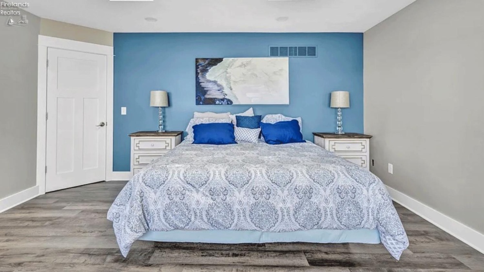 104 East Point, Kelleys Island, 43438, 4 Bedrooms Bedrooms, ,3 BathroomsBathrooms,Residential,For Sale,East Point,20260748