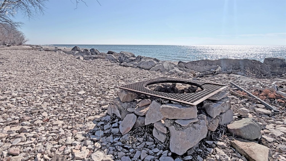 104 East Point, Kelleys Island, 43438, 4 Bedrooms Bedrooms, ,3 BathroomsBathrooms,Residential,For Sale,East Point,20260748