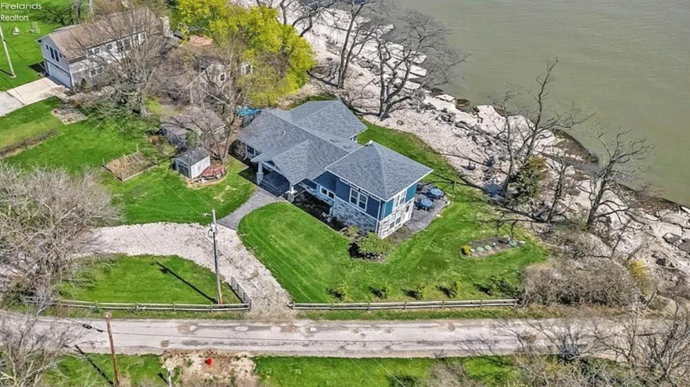 104 East Point, Kelleys Island, 43438, 4 Bedrooms Bedrooms, ,3 BathroomsBathrooms,Residential,For Sale,East Point,20260748