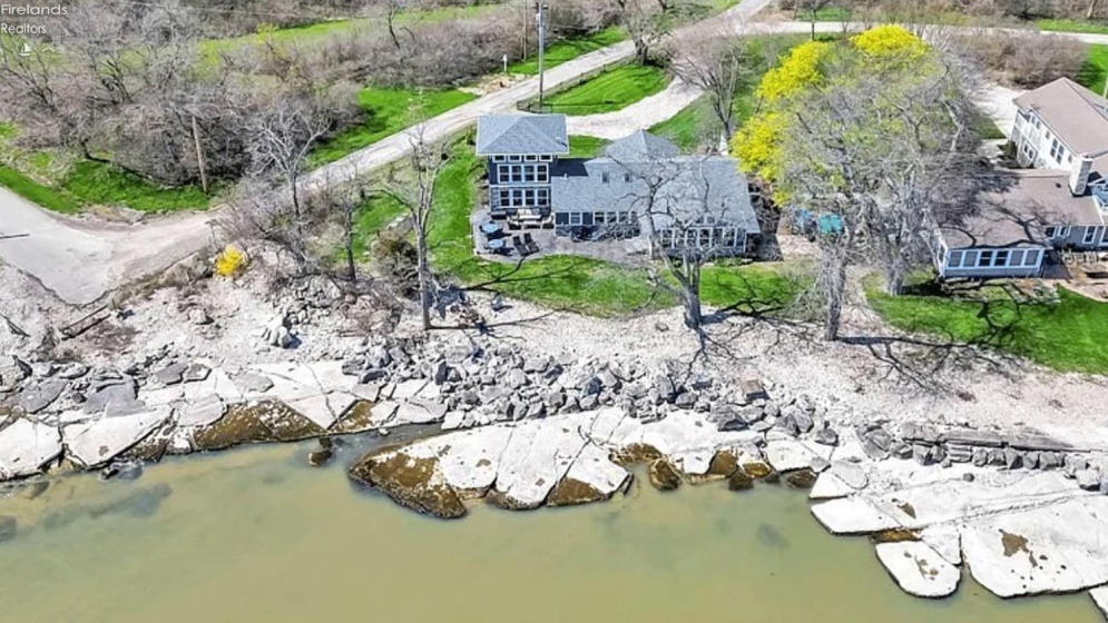 104 East Point, Kelleys Island, 43438, 4 Bedrooms Bedrooms, ,3 BathroomsBathrooms,Residential,For Sale,East Point,20260748