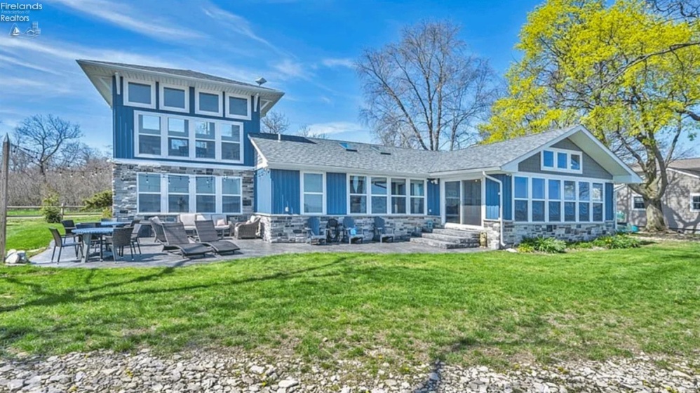 104 East Point, Kelleys Island, 43438, 4 Bedrooms Bedrooms, ,3 BathroomsBathrooms,Residential,For Sale,East Point,20260748