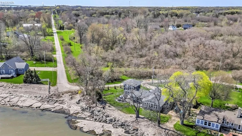 104 East Point, Kelleys Island, 43438, 4 Bedrooms Bedrooms, ,3 BathroomsBathrooms,Residential,For Sale,East Point,20260748