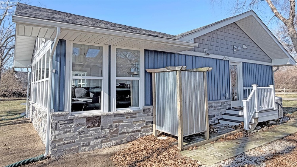 104 East Point, Kelleys Island, 43438, 4 Bedrooms Bedrooms, ,3 BathroomsBathrooms,Residential,For Sale,East Point,20260748