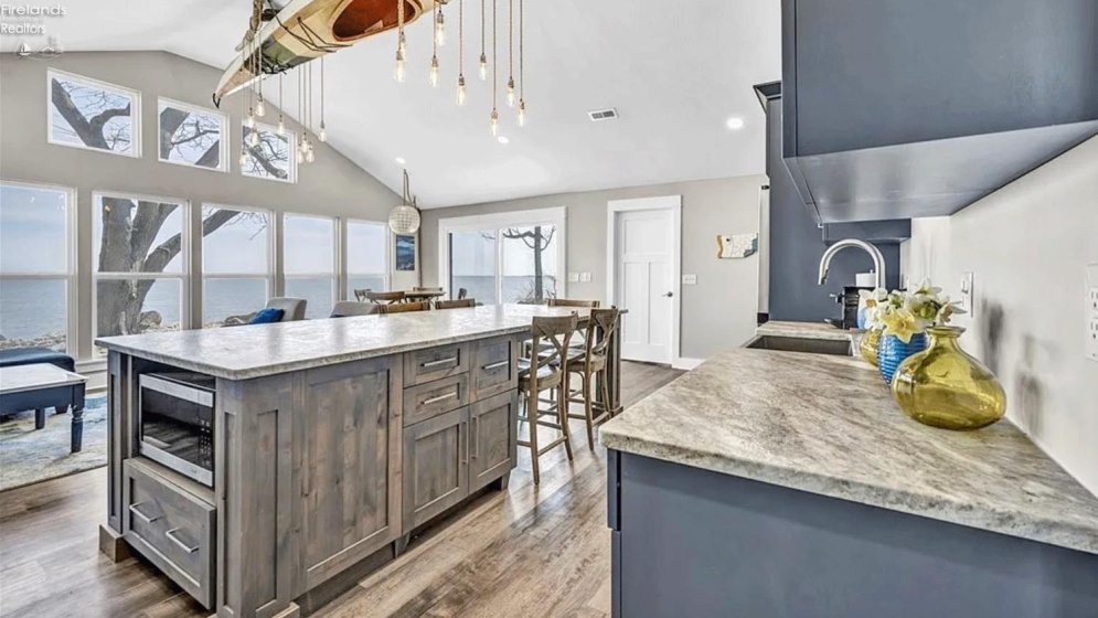 104 East Point, Kelleys Island, 43438, 4 Bedrooms Bedrooms, ,3 BathroomsBathrooms,Residential,For Sale,East Point,20260748