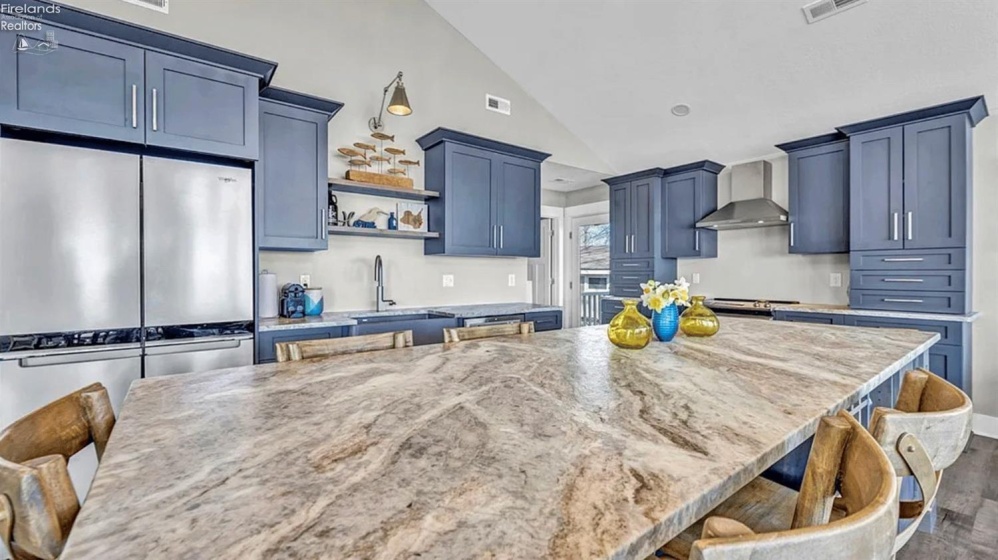 104 East Point, Kelleys Island, 43438, 4 Bedrooms Bedrooms, ,3 BathroomsBathrooms,Residential,For Sale,East Point,20260748