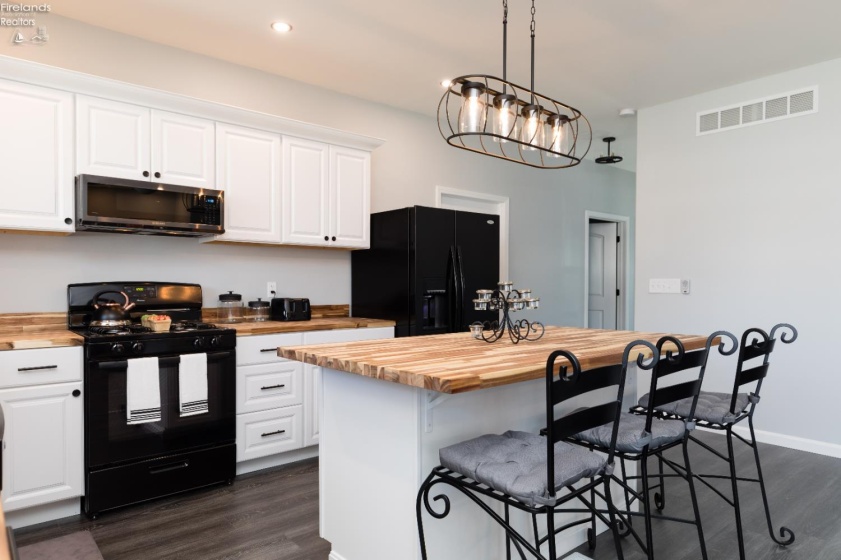 335 Benner Street, Tiffin, 44883, 3 Bedrooms Bedrooms, ,2 BathroomsBathrooms,Residential,For Sale,Benner,20260741