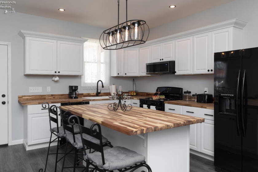 335 Benner Street, Tiffin, 44883, 3 Bedrooms Bedrooms, ,2 BathroomsBathrooms,Residential,For Sale,Benner,20260741