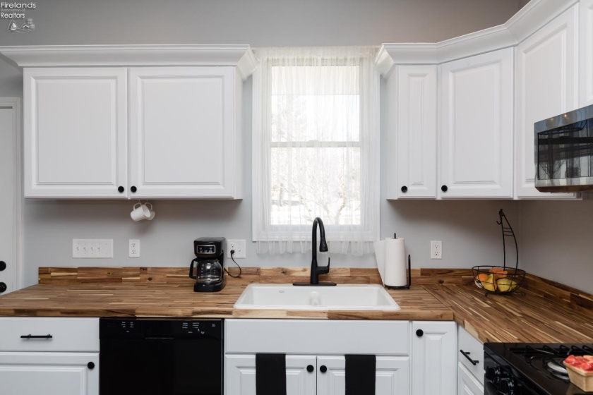 335 Benner Street, Tiffin, 44883, 3 Bedrooms Bedrooms, ,2 BathroomsBathrooms,Residential,For Sale,Benner,20260741