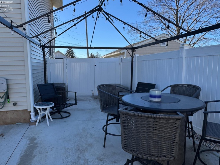 311 Walnut Street, Port Clinton, 43452, 3 Bedrooms Bedrooms, ,2 BathroomsBathrooms,Residential,For Sale,Walnut,20260750