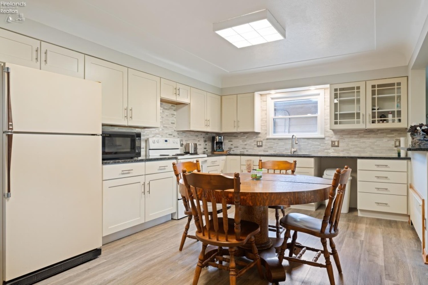 2350 Sand Road, Port Clinton, 43452, 3 Bedrooms Bedrooms, ,2 BathroomsBathrooms,Residential,For Sale,Sand,20253571