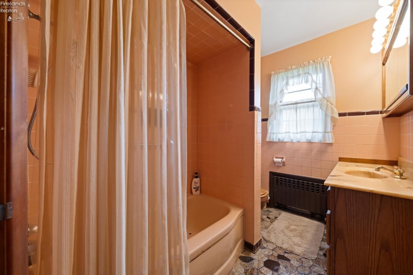 2350 Sand Road, Port Clinton, 43452, 3 Bedrooms Bedrooms, ,2 BathroomsBathrooms,Residential,For Sale,Sand,20253571