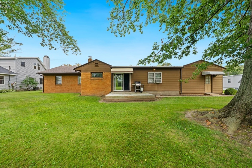 2350 Sand Road, Port Clinton, 43452, 3 Bedrooms Bedrooms, ,2 BathroomsBathrooms,Residential,For Sale,Sand,20253571