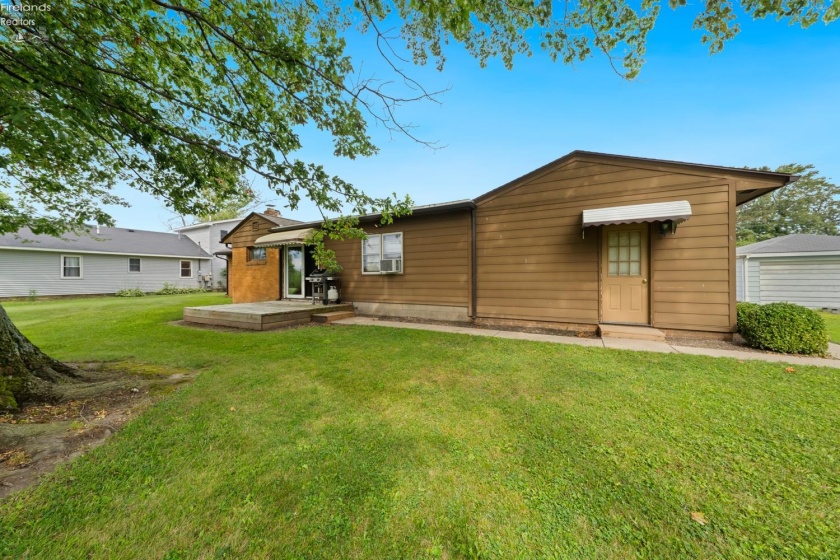 2350 Sand Road, Port Clinton, 43452, 3 Bedrooms Bedrooms, ,2 BathroomsBathrooms,Residential,For Sale,Sand,20253571