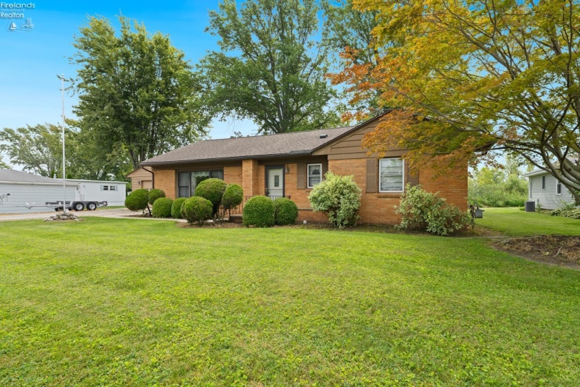 2350 Sand Road, Port Clinton, 43452, 3 Bedrooms Bedrooms, ,2 BathroomsBathrooms,Residential,For Sale,Sand,20253571