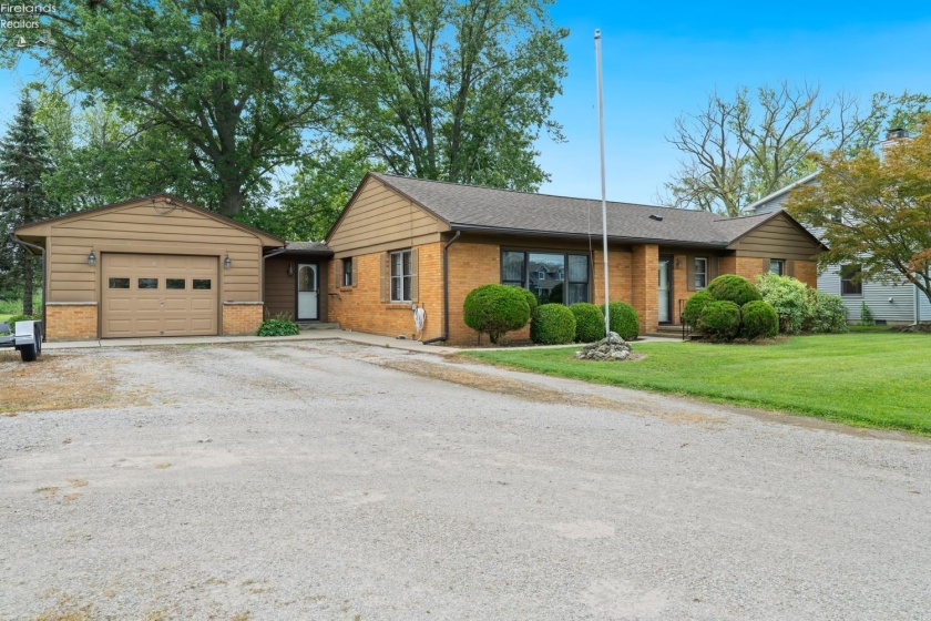 2350 Sand Road, Port Clinton, 43452, 3 Bedrooms Bedrooms, ,2 BathroomsBathrooms,Residential,For Sale,Sand,20253571