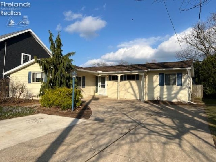 3712 Matthes Avenue, Sandusky, 44870, 3 Bedrooms Bedrooms, ,2 BathroomsBathrooms,Residential,For Sale,Matthes,20260715