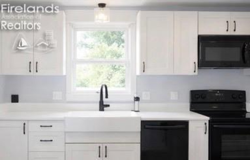 323 Portland Drive, Huron, 44839, 3 Bedrooms Bedrooms, ,2 BathroomsBathrooms,Residential,For Sale,Portland,20260780